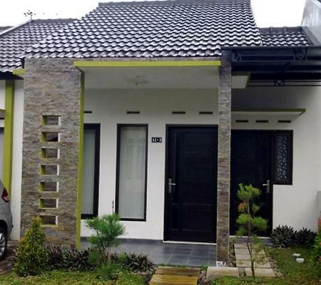 Villa Unique Mutiara Panderman Batu  Zewnętrze zdjęcie